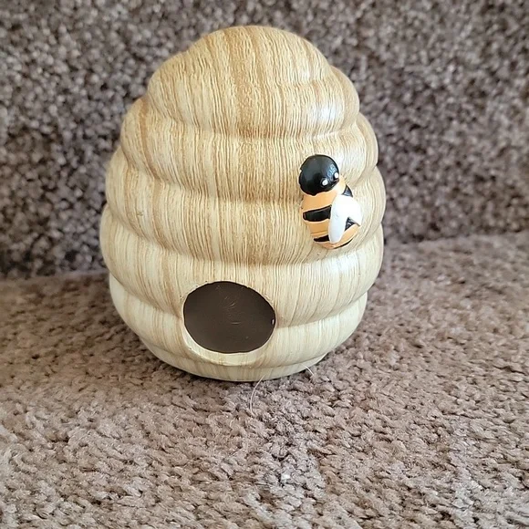 Wooden Beehive and Bee Set - Picture 2 of 3